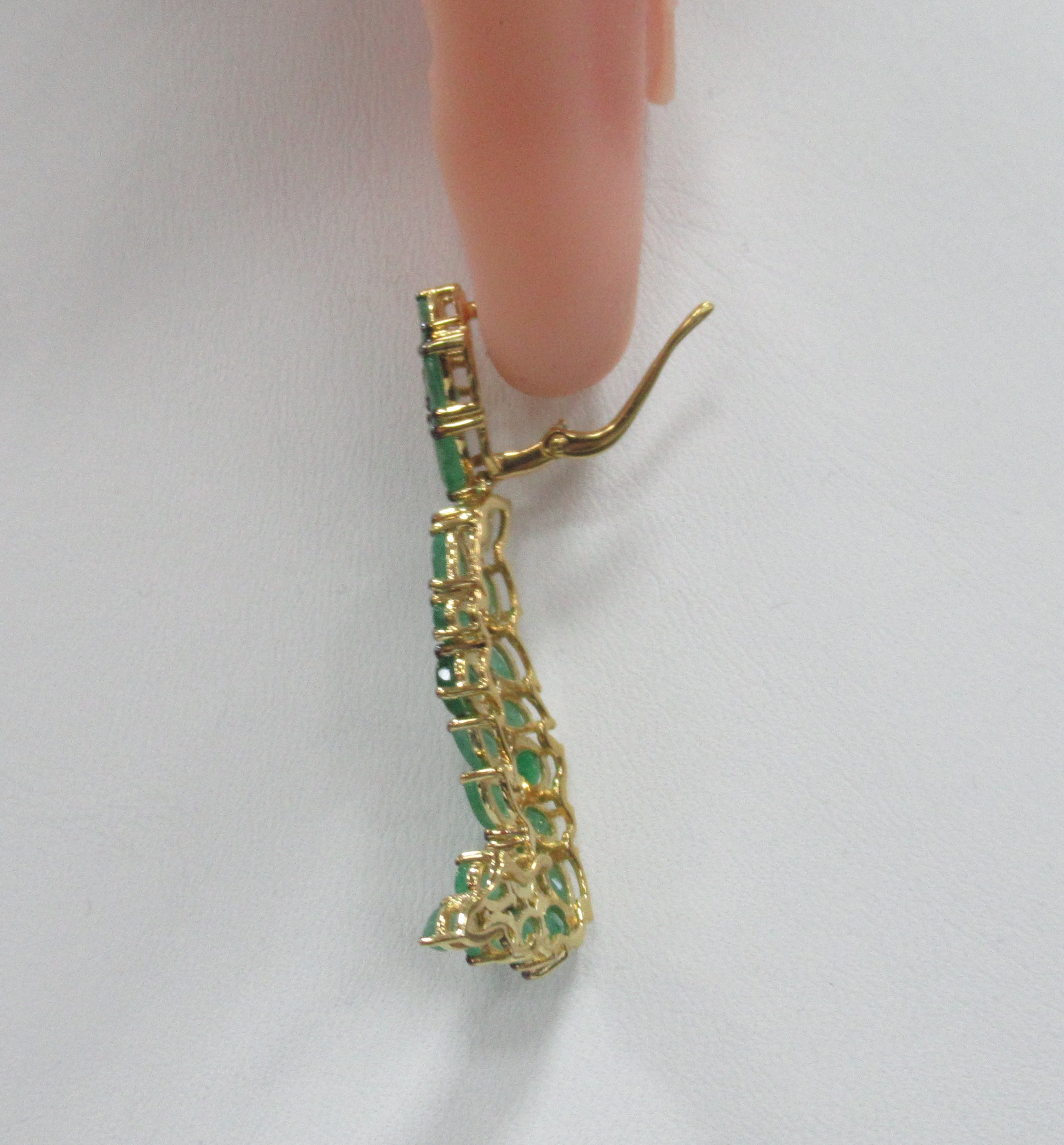 Серебряные серьги с изумрудами